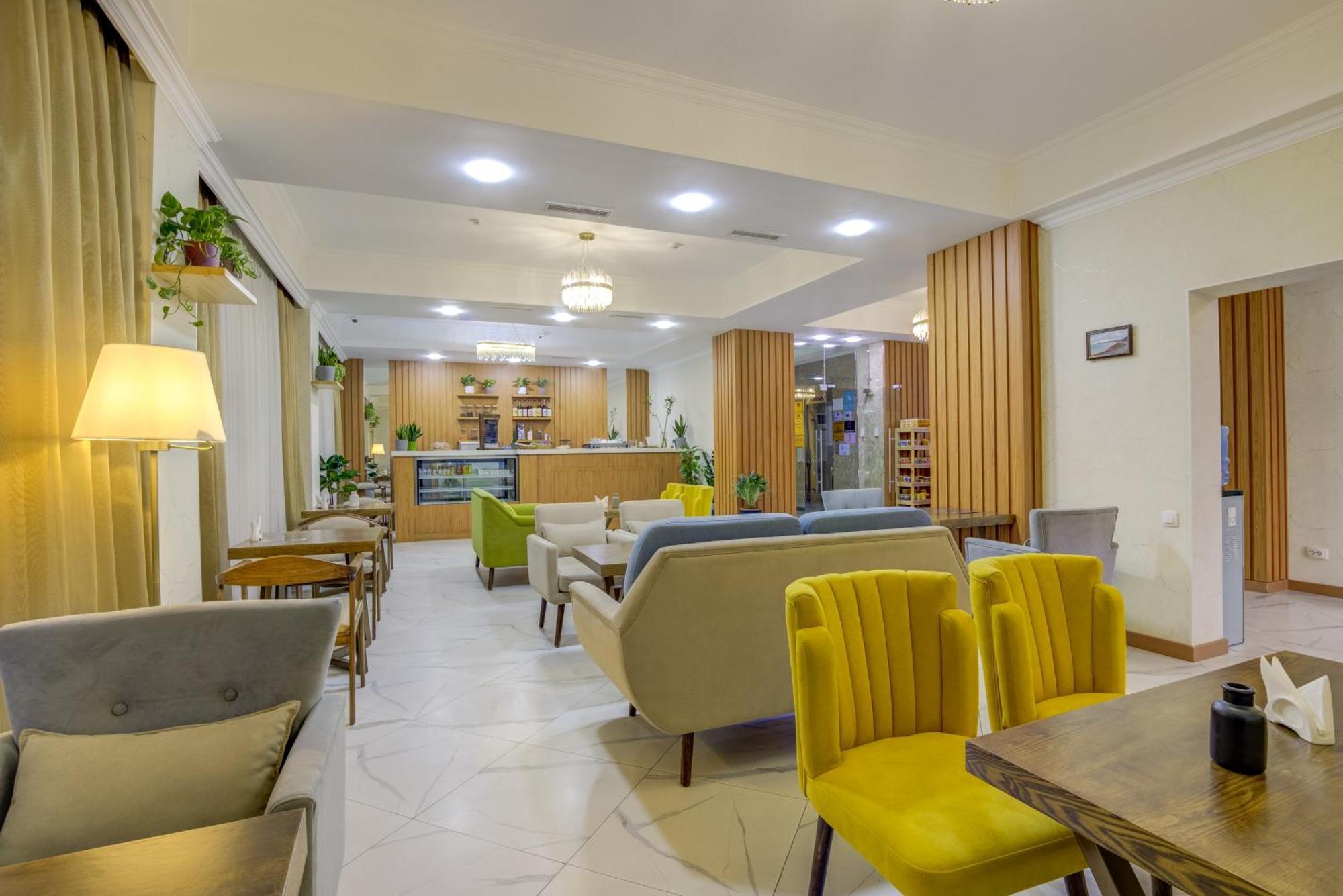 Hotel Lulu Bishkek Exteriör bild