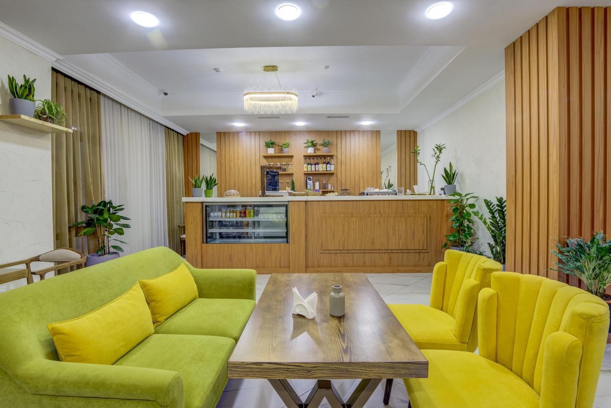 Hotel Lulu Bishkek Exteriör bild