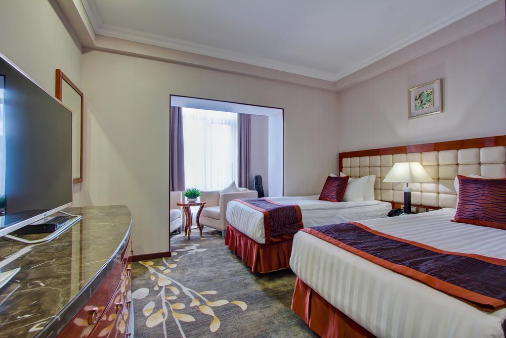 Hotel Lulu Bishkek Exteriör bild