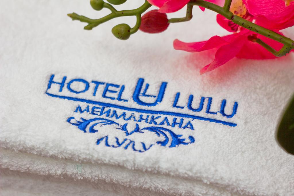 Hotel Lulu Bishkek Exteriör bild