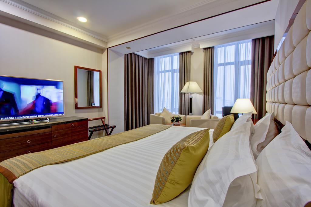 Hotel Lulu Bishkek Exteriör bild