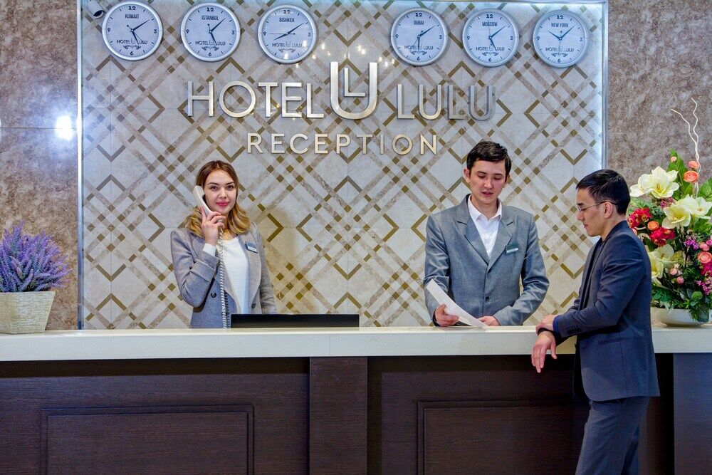 Hotel Lulu Bishkek Exteriör bild